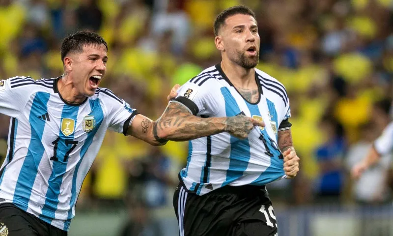 Imagem ilustrativa da imagem Brasil perde para Argentina em jogo marcado por briga nas arquibancadas do Maracanã