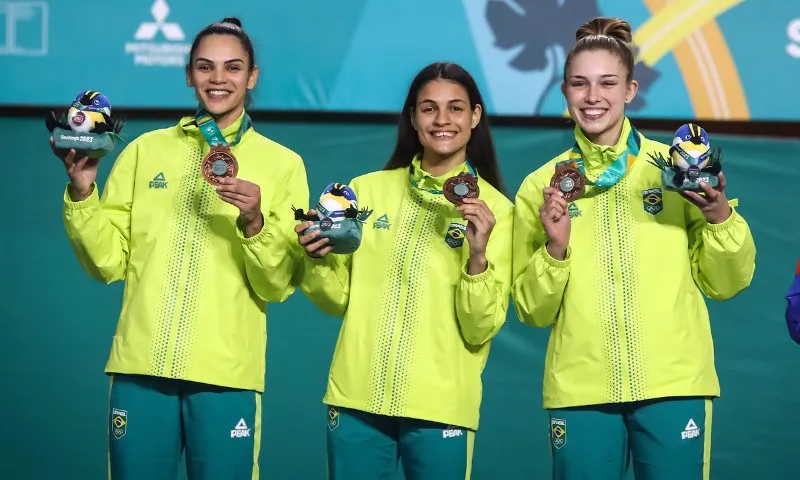 Imagem ilustrativa da imagem Brasil vence o Chile e conquista 1º ouro do taekwondo no Pan 2023