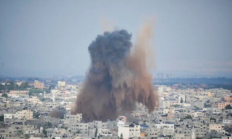 Imagem ilustrativa da imagem Conflito entre Israel e Hamas entra no 2º dia; ao menos 576 pessoas já morreram