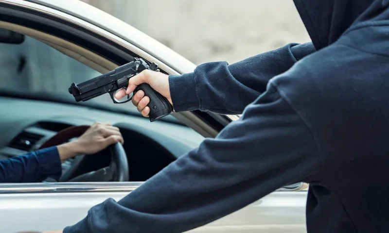Imagem ilustrativa da imagem Consumidor já pode até “desligar” seguro do carro para pagar menos