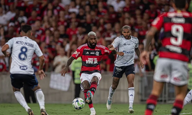 Imagem ilustrativa da imagem Cruzeiro x Flamengo: Tite estreia pelo Fla em jogo que pode complicar o Cruzeiro