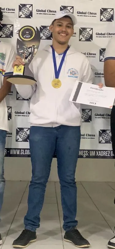 Imagem ilustrativa da imagem Estudante pernambucano pede ajuda para disputar mundial de xadrez na Itália