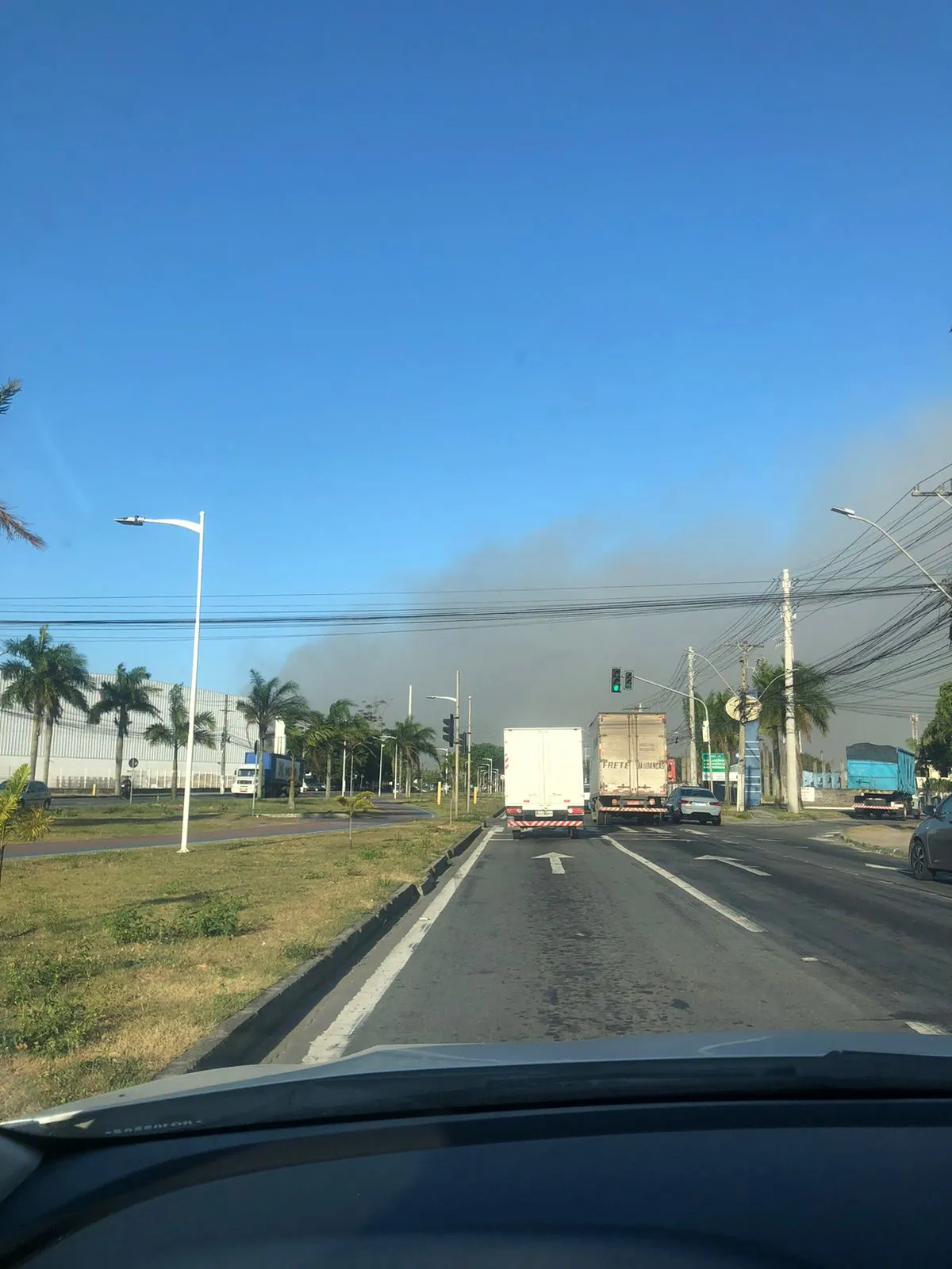 Imagem ilustrativa da imagem Focos de incêndio espalham fumaça e fuligem na Grande Vitória