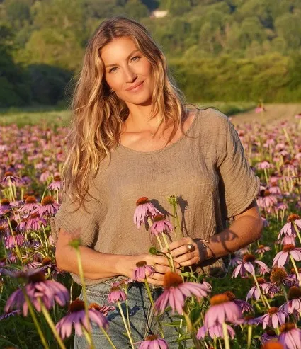 Imagem ilustrativa da imagem Gisele Bündchen diz que pensou em se jogar de apartamento