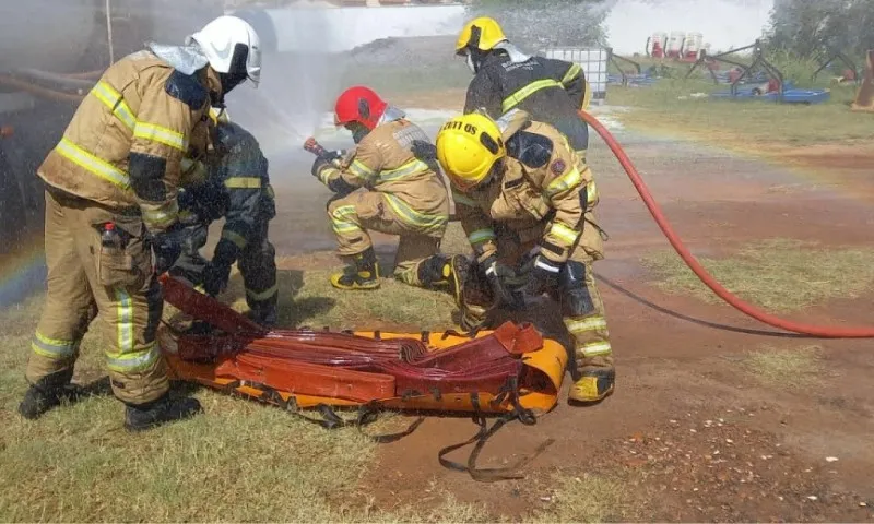 Imagem ilustrativa da imagem Incêndio atinge prédio em BH e deixa 15 feridos, um deles em estado grave