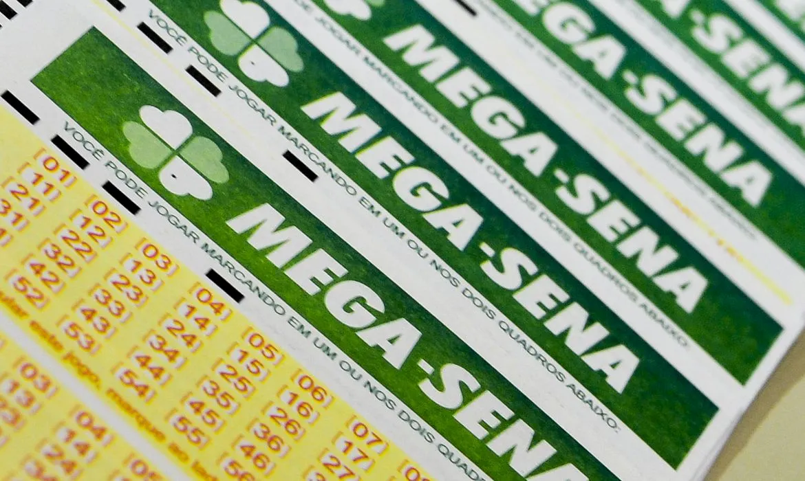 Imagem ilustrativa da imagem Mega-Sena acumula e pode pagar R$ 105 milhões no próximo sorteio
