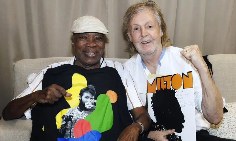 Imagem ilustrativa da imagem Milton Nascimento mostra foto com Paul McCartney e filho relata bastidores