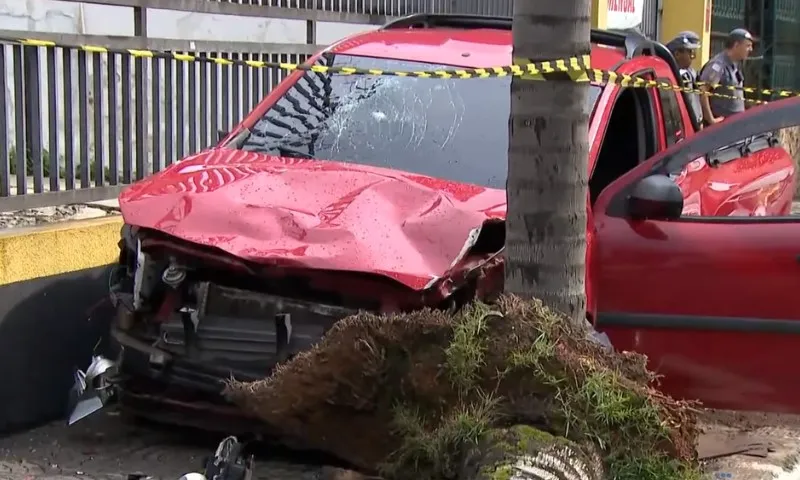 Imagem ilustrativa da imagem Motorista com sinais de embriaguez atropela e mata três idosas em calçada