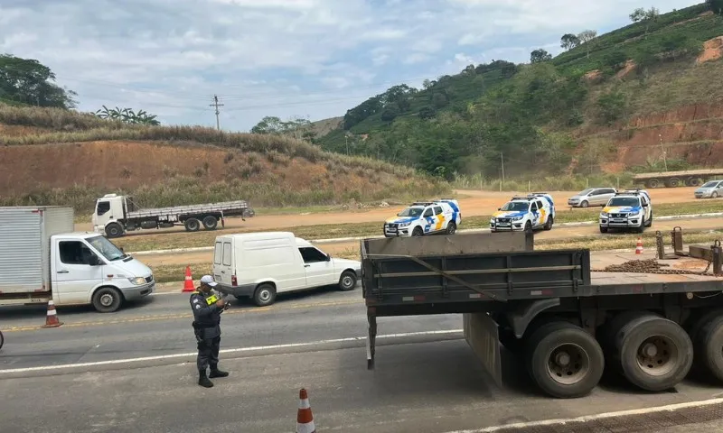 Imagem ilustrativa da imagem Operação Carga Pesada: 47 motoristas autuados durante ação em rodovia do ES