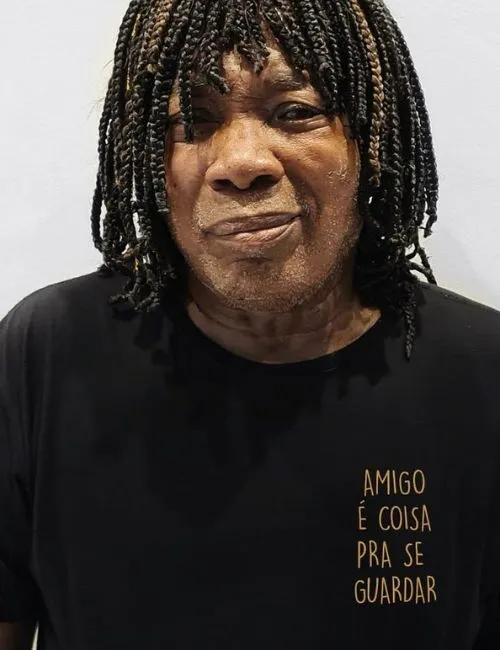 Imagem ilustrativa da imagem "Partida precoce": Milton Nascimento lamenta morte de sobrinho nas redes sociais