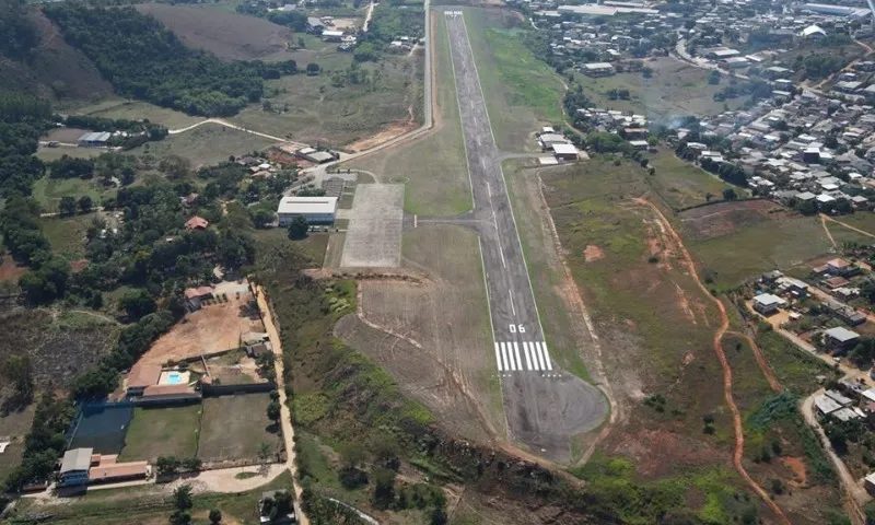 Imagem ilustrativa da imagem Roberto Carlos quer viajar no 1º voo para Cachoeiro
