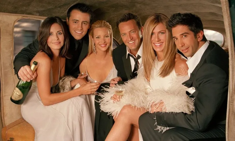 Imagem ilustrativa da imagem 'Somos uma família', diz elenco de 'Friends' sobre morte de Matthew Perry