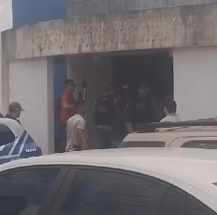 Imagem ilustrativa da imagem Suspeito de assassinar garoto de 13 anos em Belo Jardim é preso em São Caetano