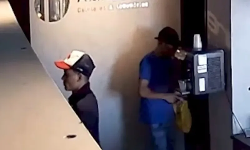 Imagem ilustrativa da imagem Suspeitos de assaltar loja de celulares e dar prejuízo de R$ 100 mil são presos