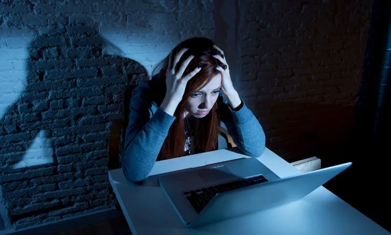 Imagem ilustrativa da imagem Traumas digitais: consequências psicológicas do cyberbullying entre adolescentes