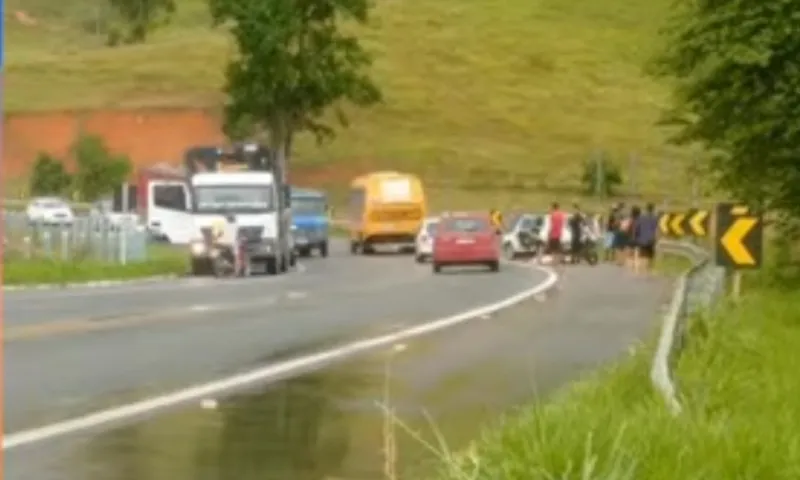 Imagem ilustrativa da imagem Volta do feriadão: quatro mortes são registradas em rodovias estaduais