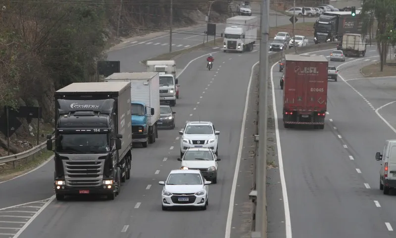 Imagem ilustrativa da imagem 100 mil motoristas correm risco de ter de pagar multa de 1.467 reais no ES