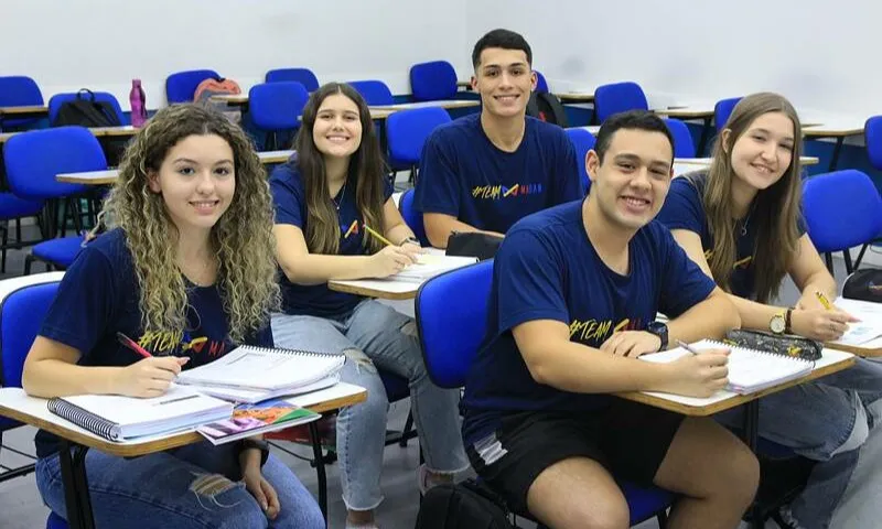 Imagem ilustrativa da imagem A Tribuna nas Escolas: podcast traz dicas para provas de Geografia e História