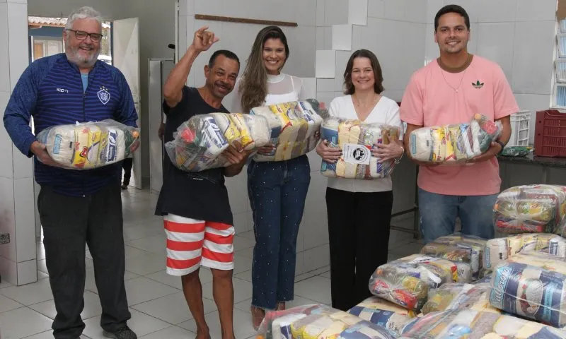 Imagem ilustrativa da imagem Ação social doa dez toneladas de alimentos à instituições de Vitória