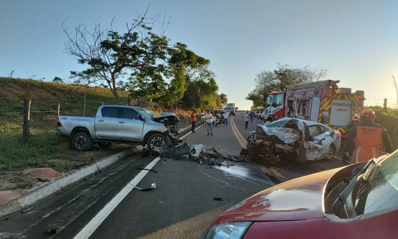 Imagem ilustrativa da imagem Acidente entre dois carros mata pessoa no Norte do ES