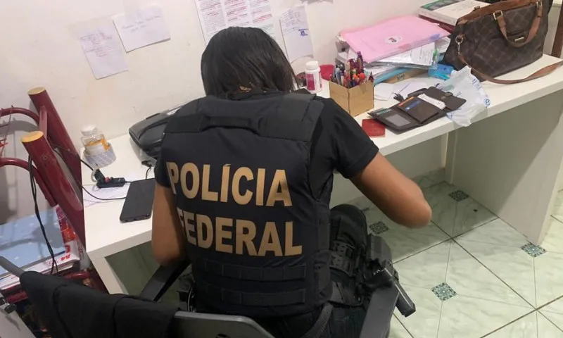 Imagem ilustrativa da imagem Advogado de Guarapari é preso em operação da Polícia Federal