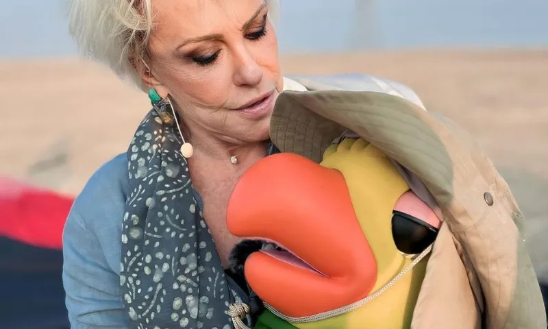 Imagem ilustrativa da imagem Ana Maria Braga faz passeio de balão em Dubai e cesto tomba