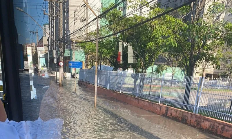 Imagem ilustrativa da imagem Após vazamento em adutora, Cesan pede que moradores de 40 bairros economizem água