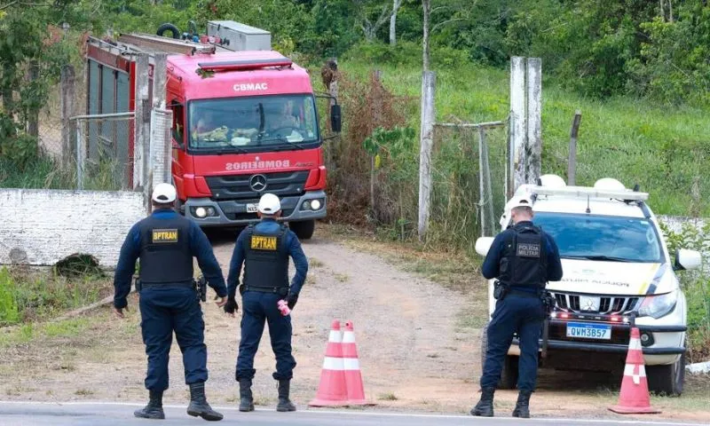 Imagem ilustrativa da imagem Avião cai e mata 12 pessoas em Rio Branco, no Acre