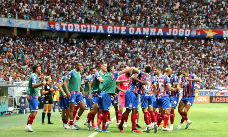 Imagem ilustrativa da imagem Bahia vence o Fortaleza e abre quatro pontos para o Z4 do Brasileiro