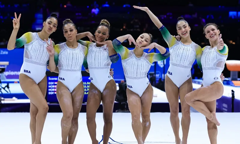 Imagem ilustrativa da imagem Brasil conquista prata histórica por equipes no Mundial de Ginástica