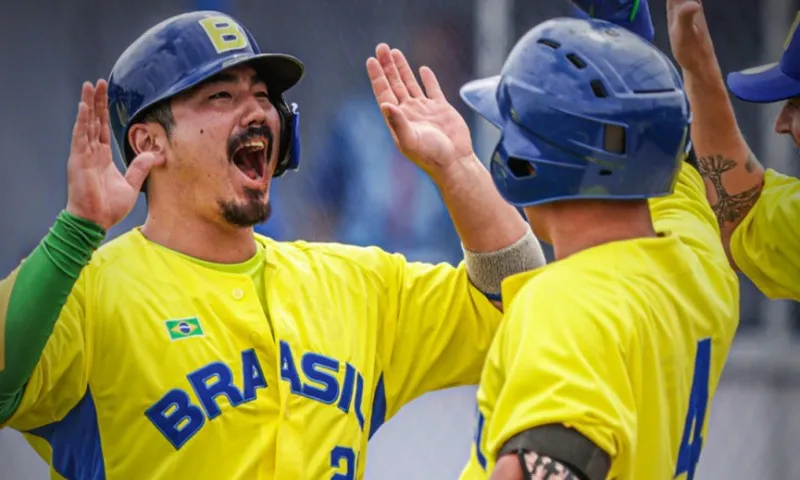 Imagem ilustrativa da imagem Brasil surpreende Venezuela e estreia no Pan com vitória no beisebol