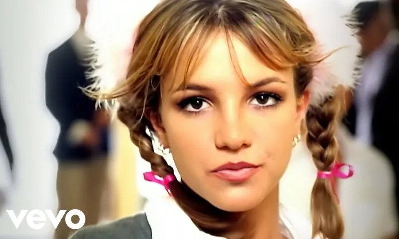 Imagem ilustrativa da imagem Britney Spears quase não gravou o hit instantâneo 'Baby One More Time'