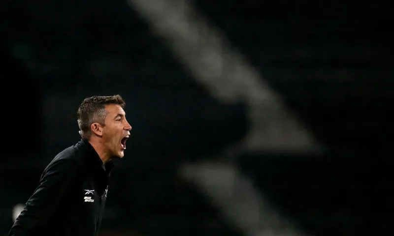 Imagem ilustrativa da imagem Bruno Lage é demitido do líder Botafogo após sequência negativa no Brasileirão