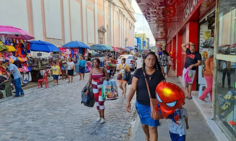 Imagem ilustrativa da imagem Comércio do Centro com horário facultativo e shoppings em operação especial