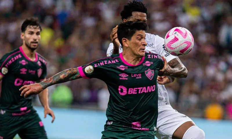 Imagem ilustrativa da imagem Corinthians e Fluminense empatam em jogo de golaços no Maracanã