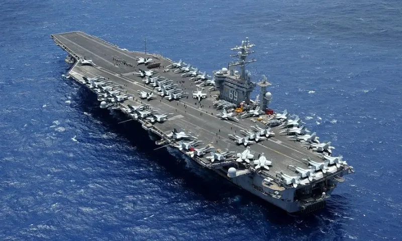 Imagem ilustrativa da imagem EUA mandam porta-aviões para perto do Irã