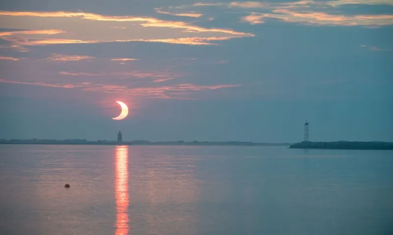 Imagem ilustrativa da imagem Eclipse anular do sol neste sábado poderá ser visto do Brasil