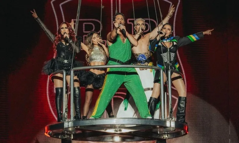 Imagem ilustrativa da imagem Em primeiro show no Rio, RBD enaltece os fãs e transforma o Engenhão em caldeirão
