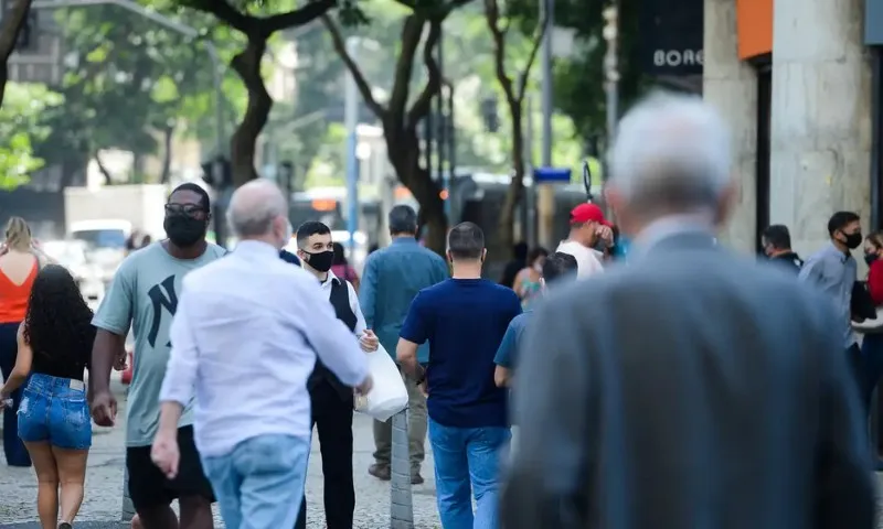 Imagem ilustrativa da imagem Expectativa de vida sobe para 75,5 anos após queda na pandemia