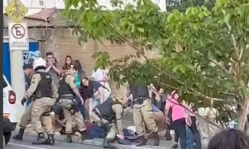 Imagem ilustrativa da imagem Feridos em ataque a escola em MG passam por cirurgia, e estado é muito grave