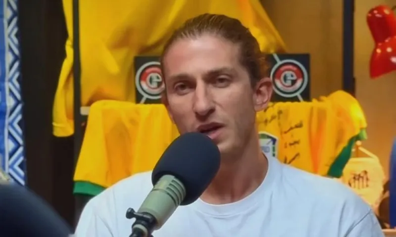 Imagem ilustrativa da imagem Filipe Luís revela bastidor do Flamengo após agressão a Pedro: 'Negócio grave'