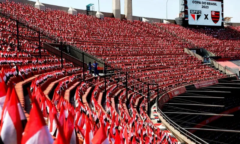 Imagem ilustrativa da imagem Final da Copa do Brasil terá taça gigante, Monobloco e show de drones