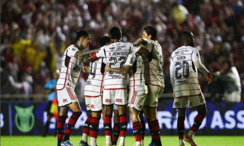 Flamengo e São Paulo escalados para duelo no Maracanã pelo Brasileiro