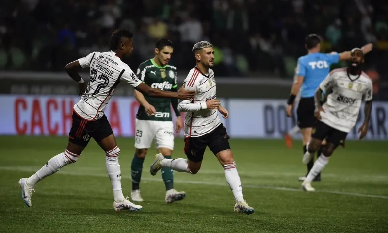 Imagem ilustrativa da imagem Flamengo x Palmeiras: equipes buscam a vitória para seguir sonhando com o título