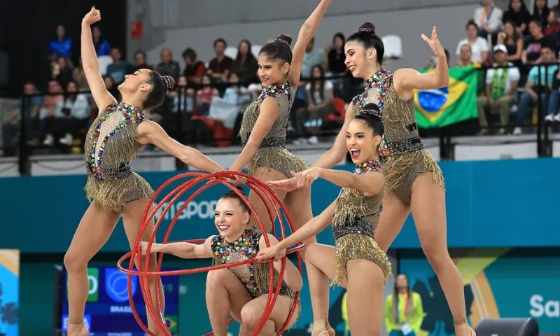 Imagem ilustrativa da imagem Ginástica rítmica do Brasil tem jornada dourada no Pan de Santiago