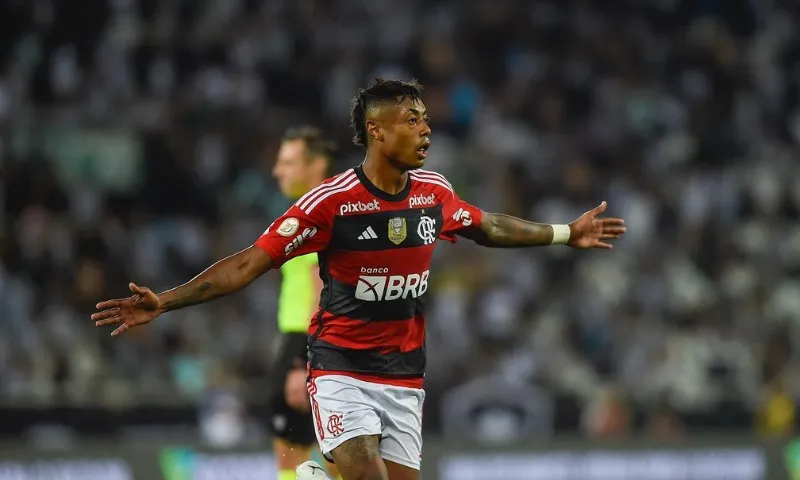 Imagem ilustrativa da imagem Grêmio e Inter estudam fazer proposta para tirar Bruno Henrique do Flamengo