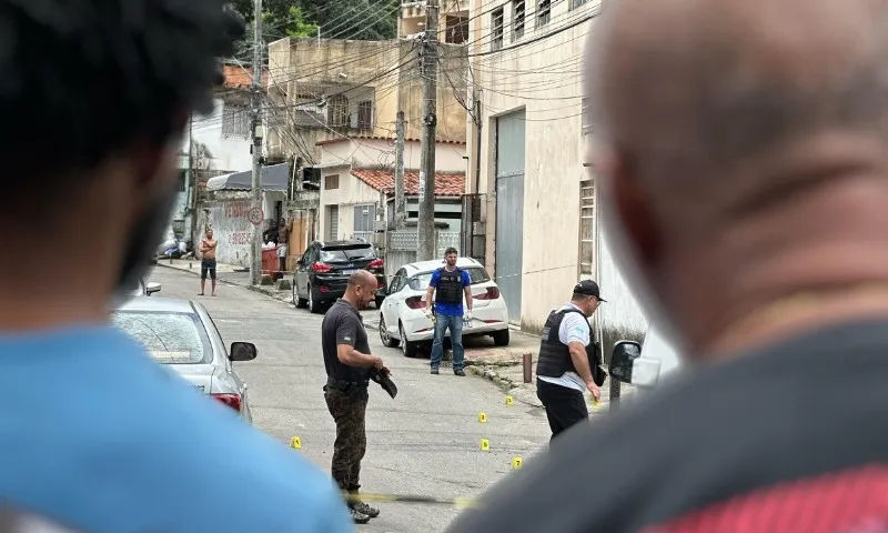 Imagem ilustrativa da imagem Homem é morto por criminosos no meio da rua em Vitória