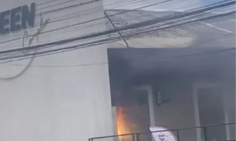 Imagem ilustrativa da imagem Incêndio assusta moradores do bairro da Várzea neste feriado