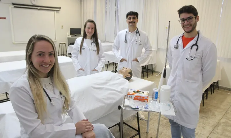 Imagem ilustrativa da imagem Jovens falam dos desafios que enfrentam para se formar em Medicina