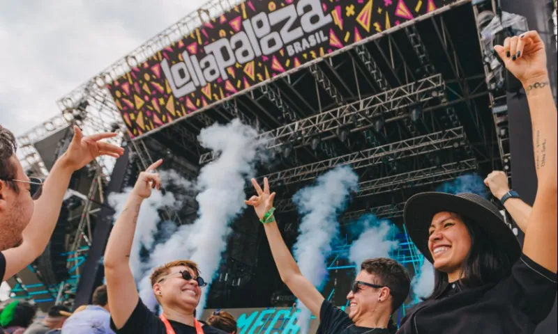 Imagem ilustrativa da imagem Lollapalooza Brasil divulga lineup com Blink-182, Paramore, Sam Smith e SZA